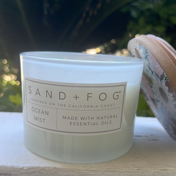 Ocean Mist Scented Candle - Picture 7 of 11
